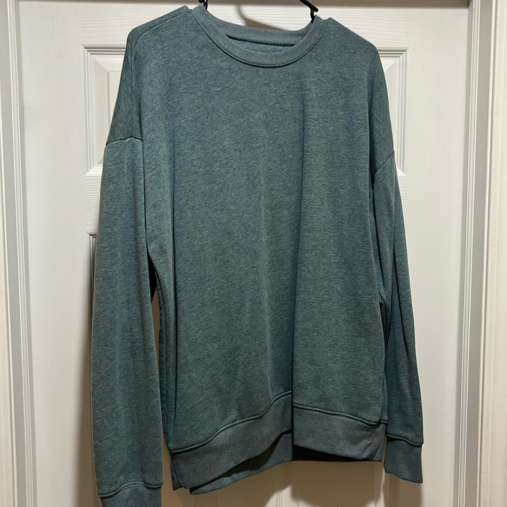 Men’s Old Navy, blue crewneck size large